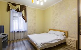 Квартира Подобово Біля Площі Ринок Вулиця Староєврейська 17